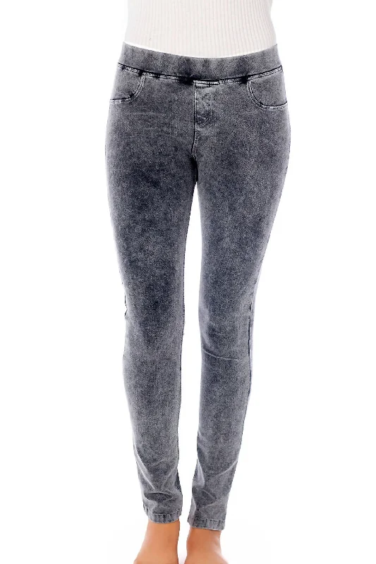 Women's Straight Leg Jegging In Charcoal