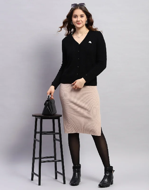 Women Black Self Design V Neck Full Sleeve Cardigan